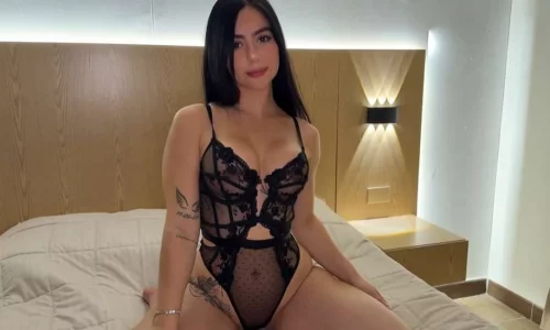 Beautiful Colombian Iris Rodriguez Enjoys Big Cock